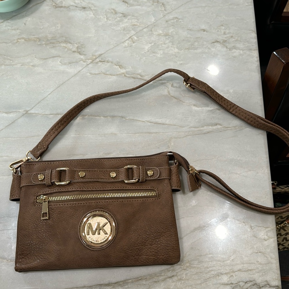 Brown Michael Kors crossbody never used